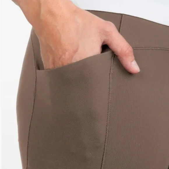 Spyder Active  Women's Brown Capris Sizes S, L and XXL NWT - Picture 4 of 4